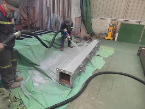 礦山設備防水聚脲噴涂機工藝